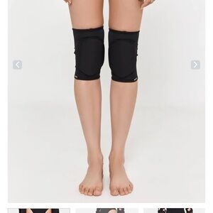 Black Knee Pads for Women